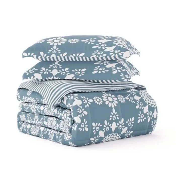 3-Piece Reversible Comforter Set – Floral and Striped Design for a Stylish Bedroom Makeover