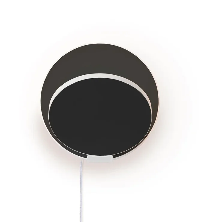 Koncept – GRW-S-MWT-MBK-PI – LED Wall Sconce – Gravy – Matte white, metallic black – GRWSMWTMBKPI