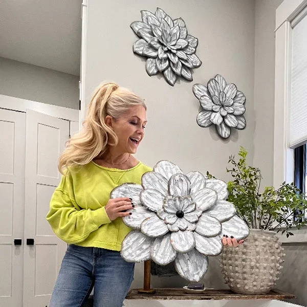 Rustic White-Washed Metal Wall Flowers, Set of Three – Decor Steals